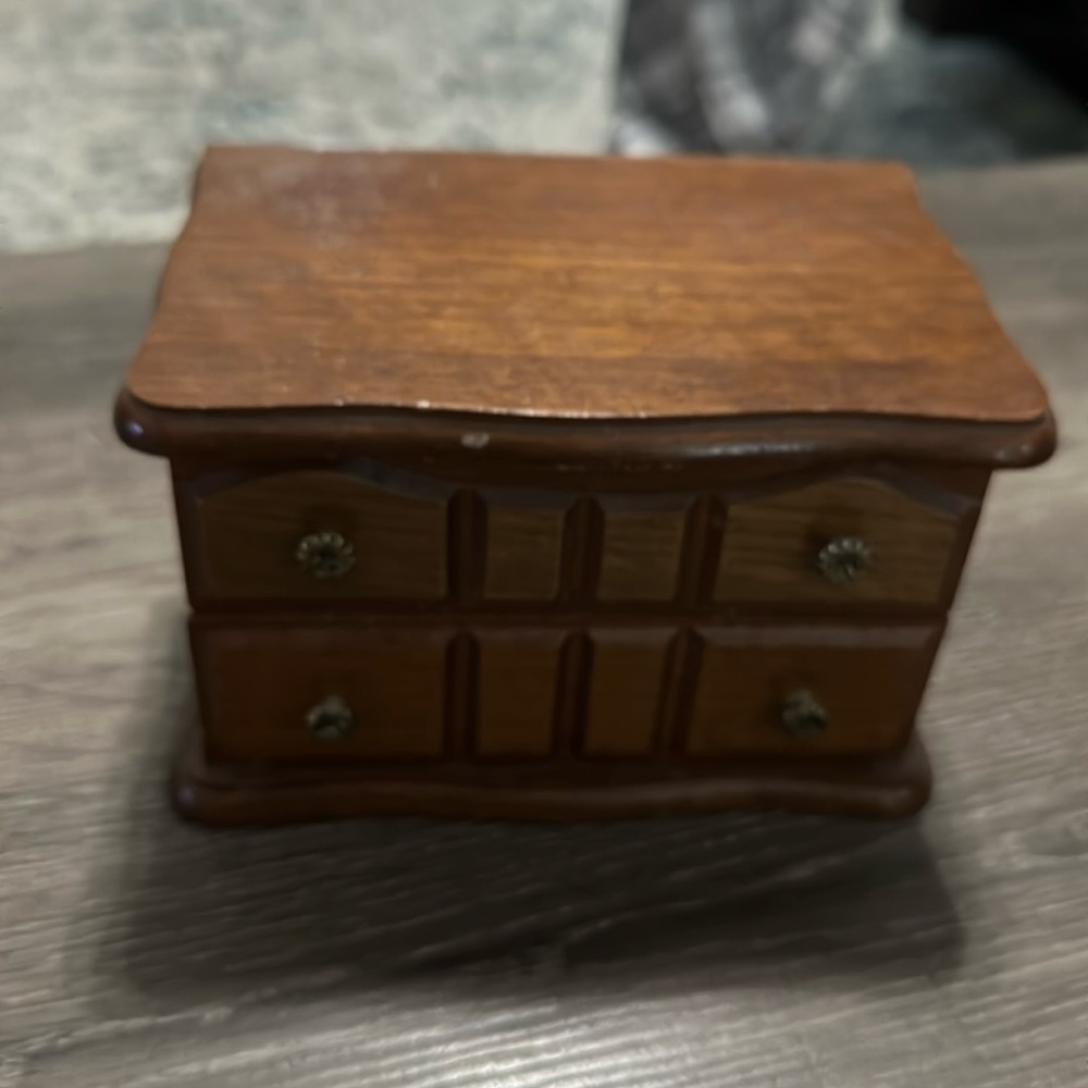 Vintage London leather wood jewelry box in good condition